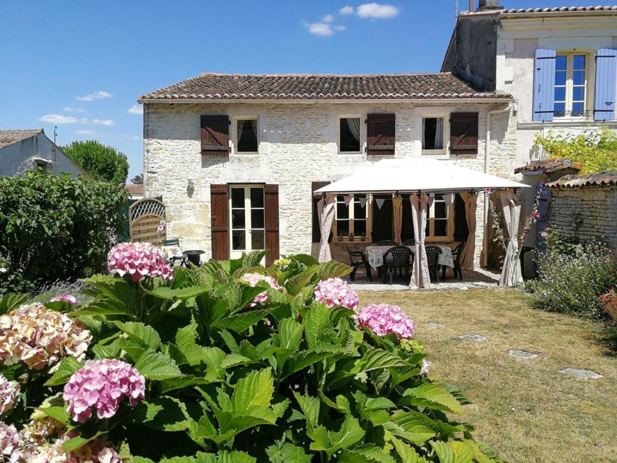 Gite Chez Riviere Nantillé Exterior photo