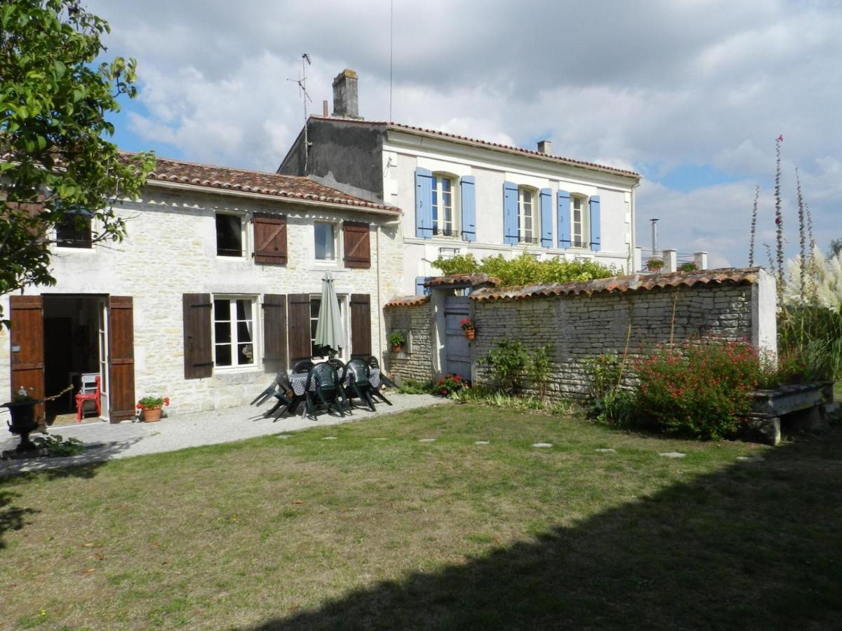 Gite Chez Riviere Nantillé Exterior photo